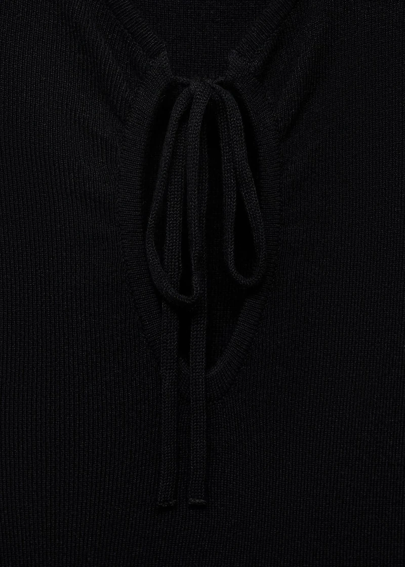Knitted dress with bow neckline
