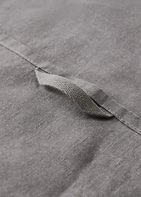 Linen towel with lace edging