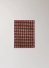 Cotton check-print guest towel with overlock stitching