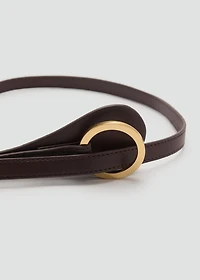 Thin belt with maxi-buckle