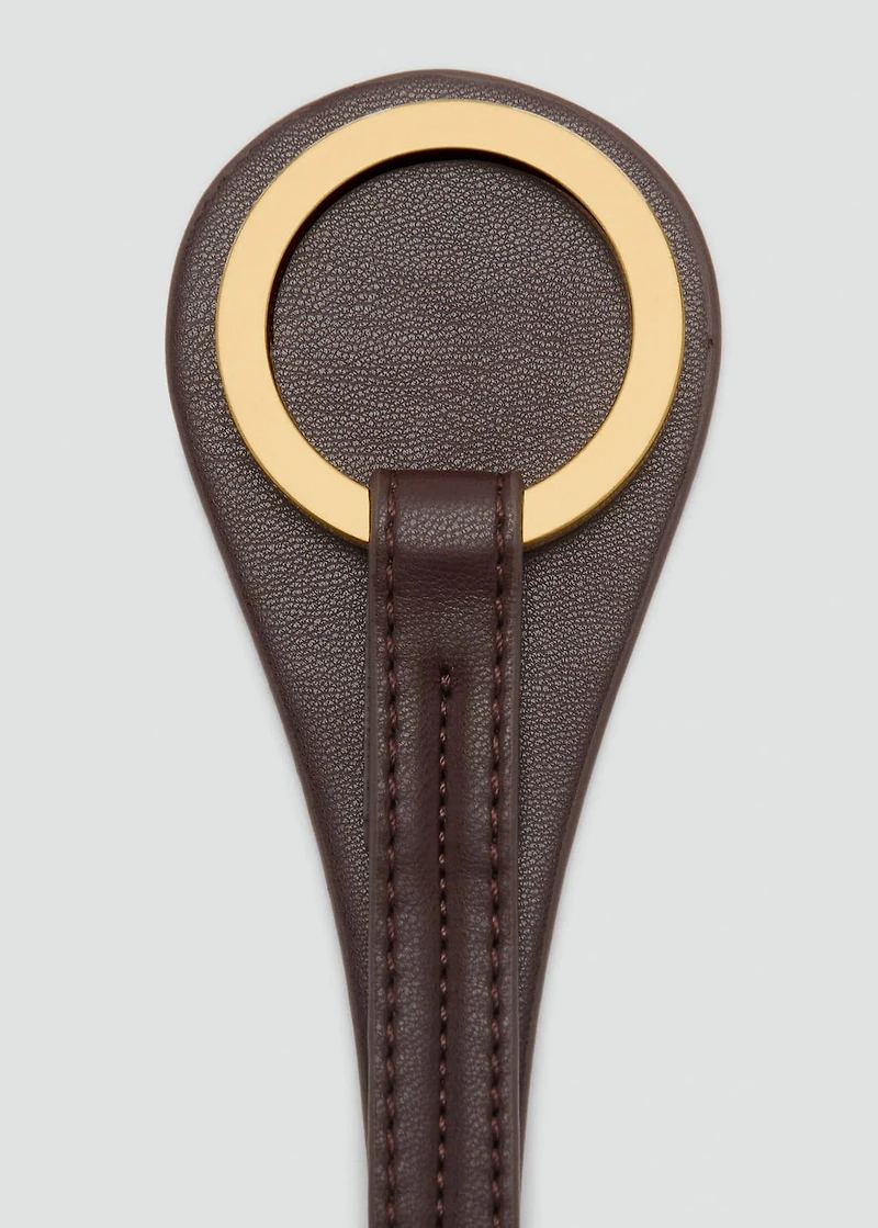 Thin belt with maxi-buckle