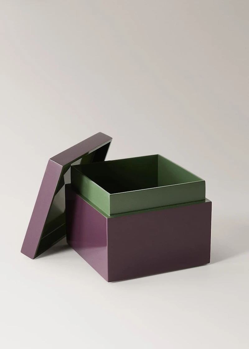Square two-tone lacquered box