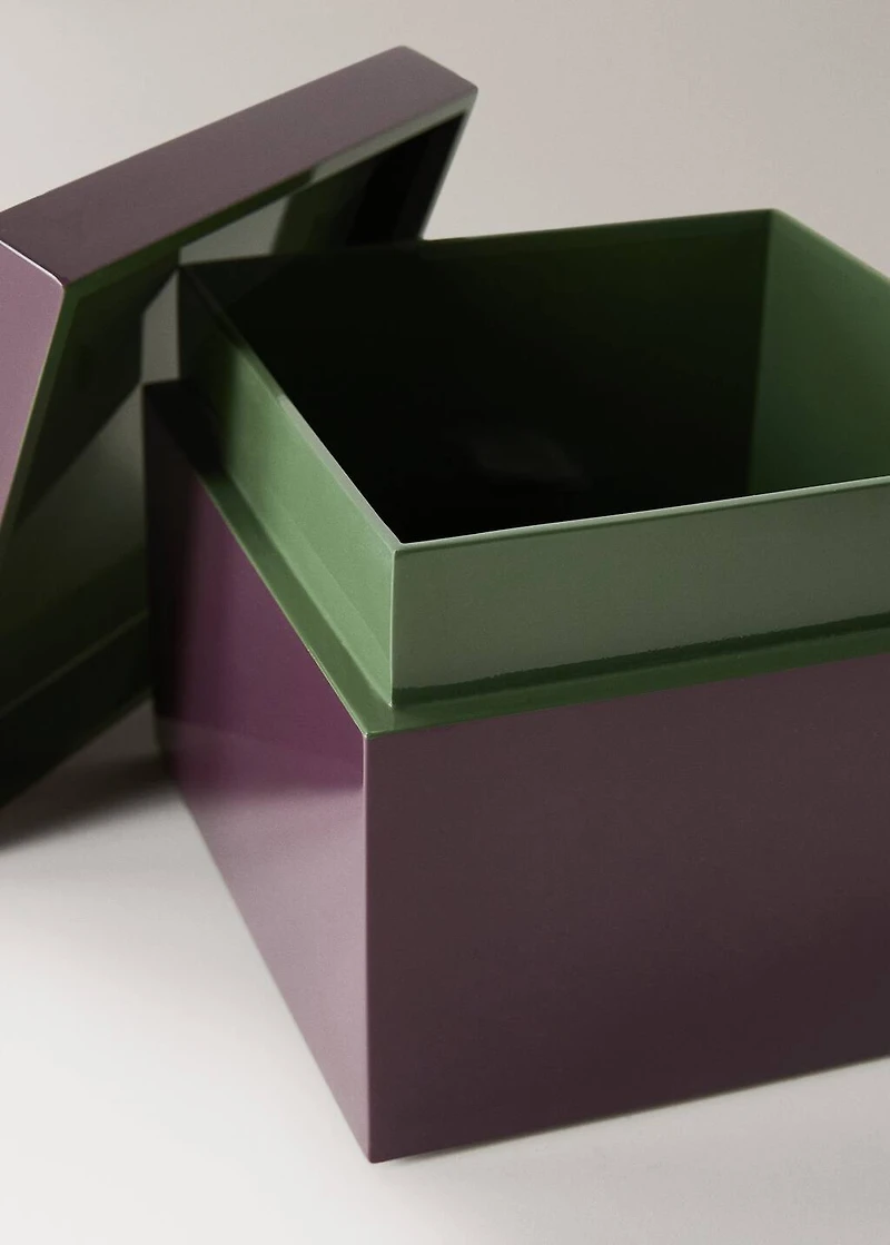 Square two-tone lacquered box