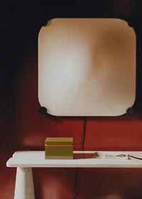 Low two-tone lacquered box