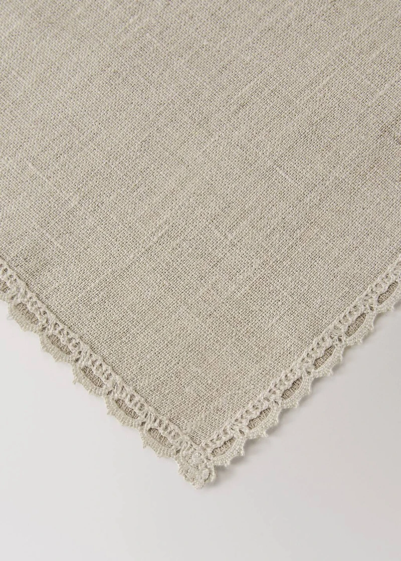 Linen placemat with lace edging