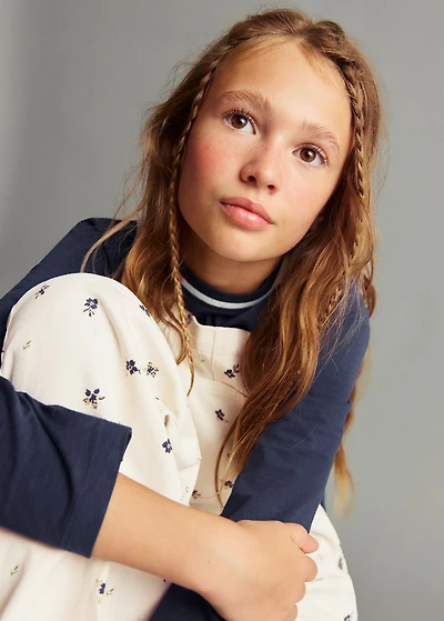 Contrast neck t-shirt