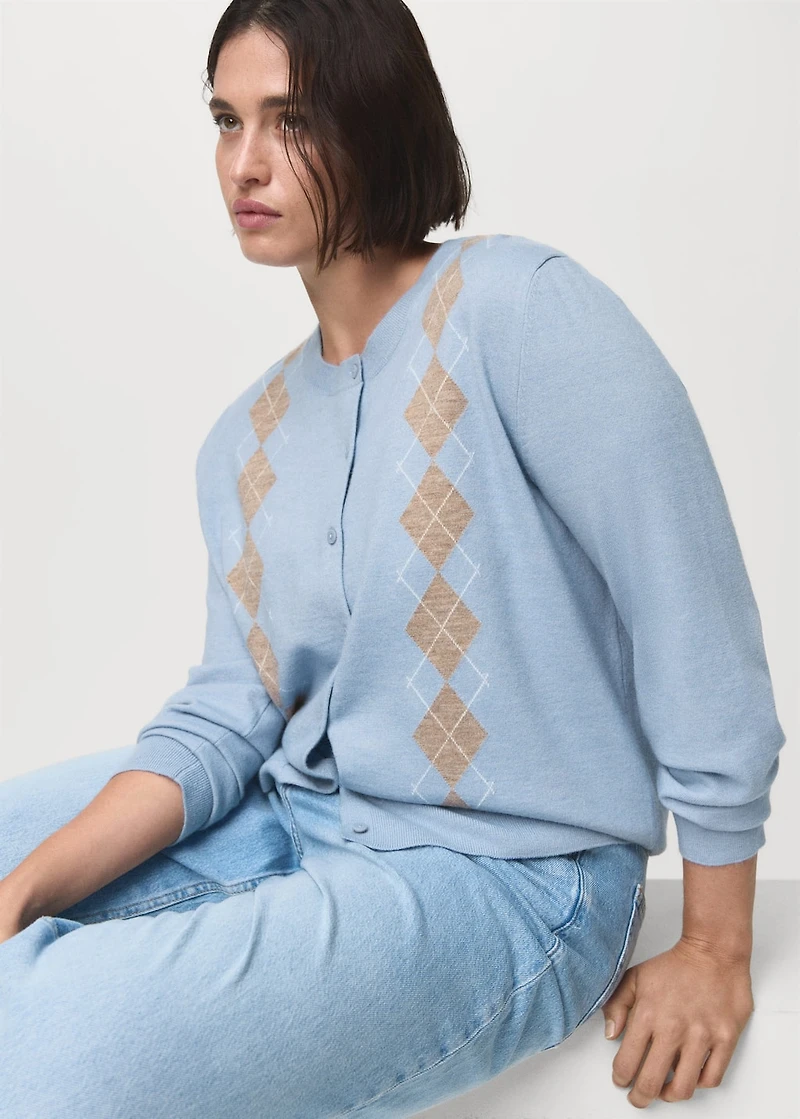 Knitted cardigan with diamonds