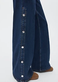 Wide leg jeans with cut-out