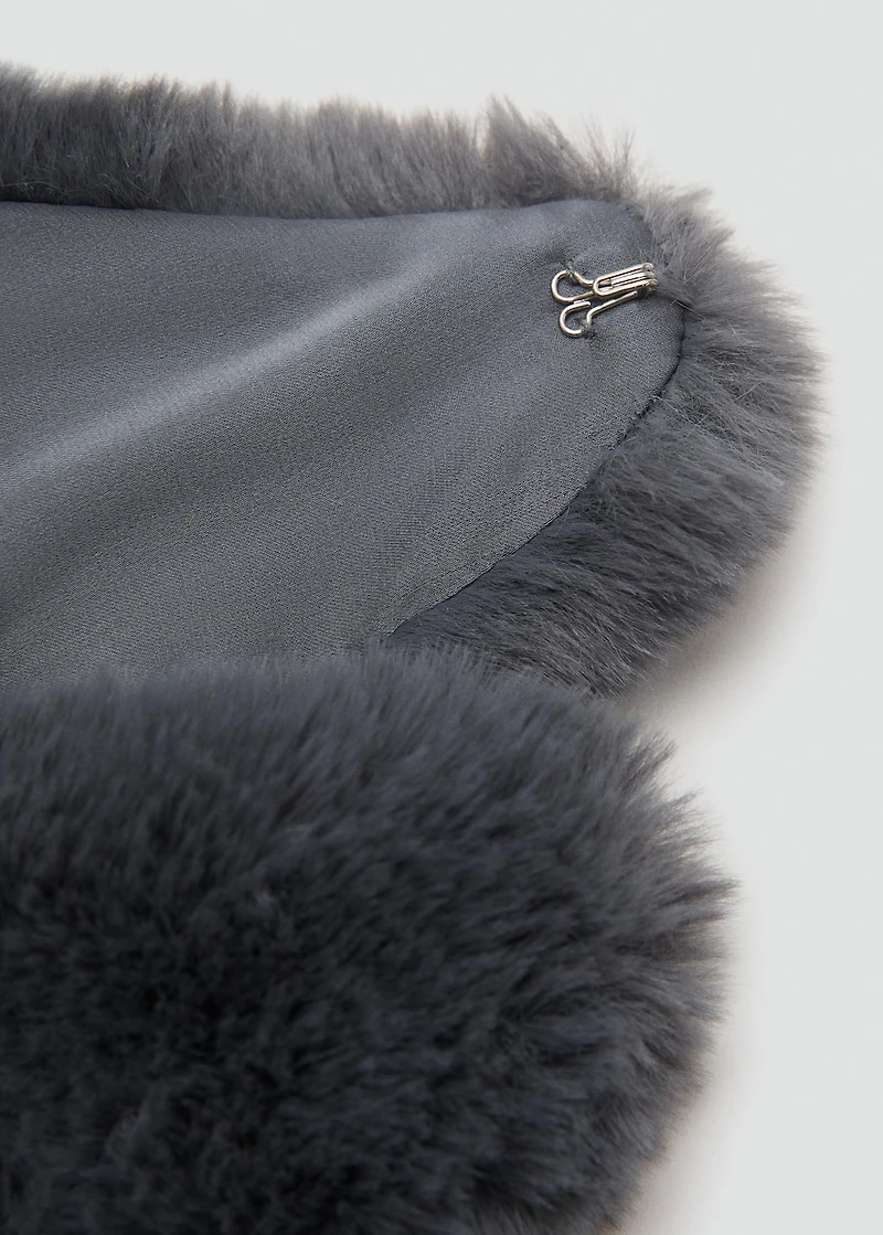 Fur-effect scarf