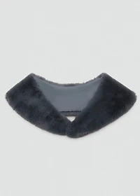 Fur-effect scarf