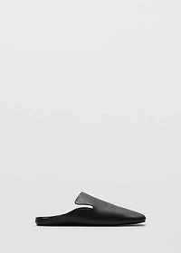 Square toe leather shoe