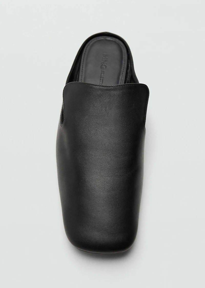 Square toe leather shoe