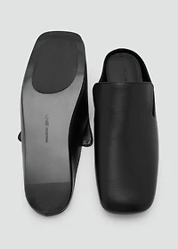 Square toe leather shoe