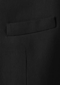 Suit jacket without lapels