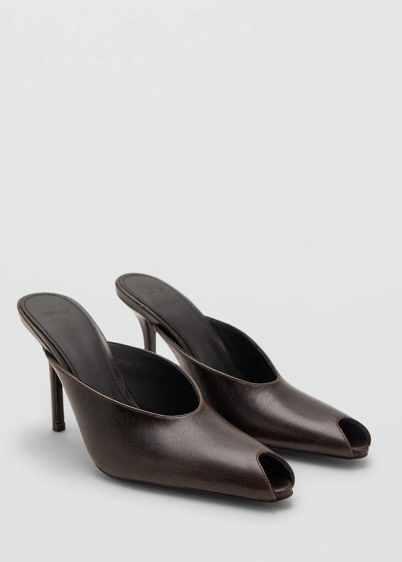 Open-toe leather shoes