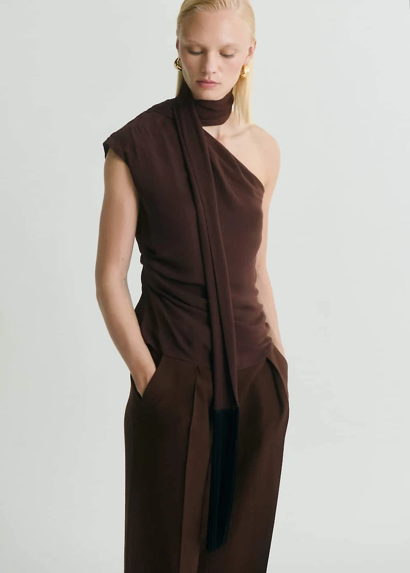 Pleat detail pants