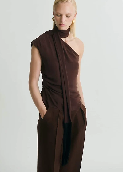Pleat detail pants