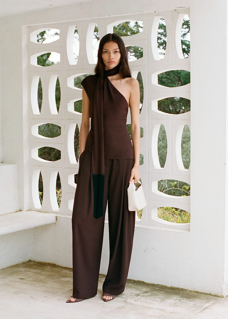 Pleat detail pants