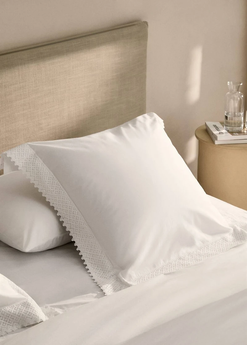 Duvet cover with lace detail for / cm bed