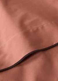 200-thread count percale cotton top sheet with contrasting overlock for 200 cm bed