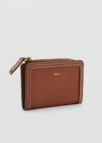 Small leather-effect wallet