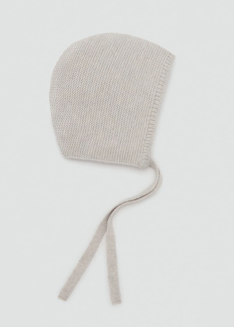 Knitted bonnet