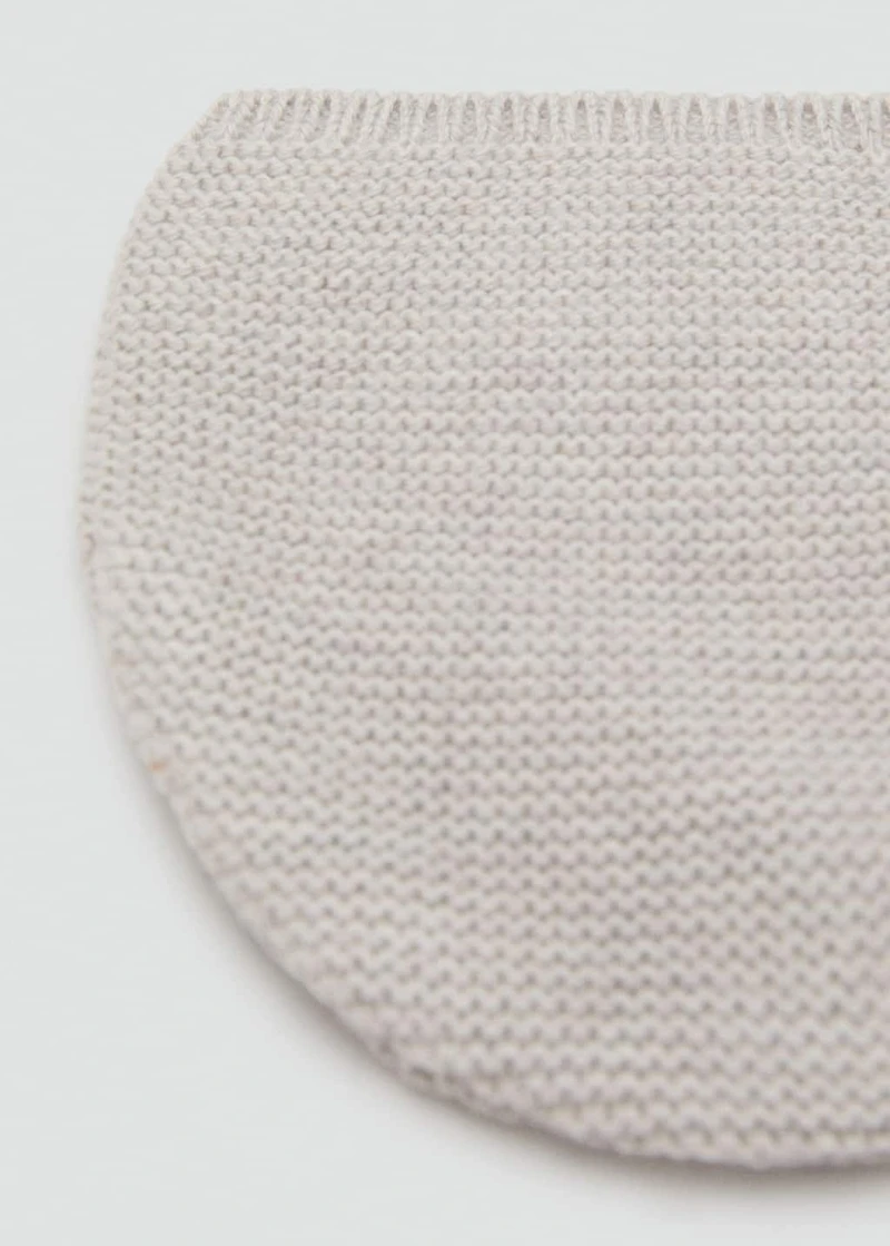 Knitted bonnet