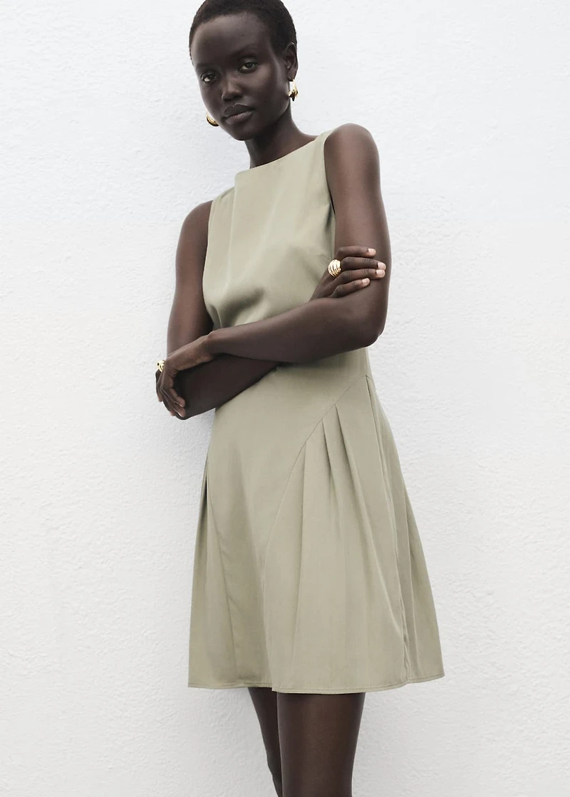 Short pleated dress