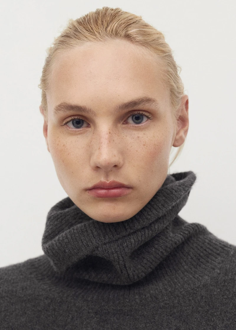 Turtleneck knit sweater