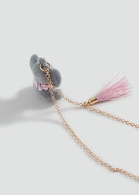 Contrasting necklace