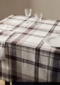 Cotton linen checked tablecloth for 6 to 8 diners