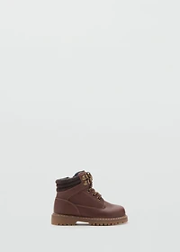 Lace-up mountain boots
