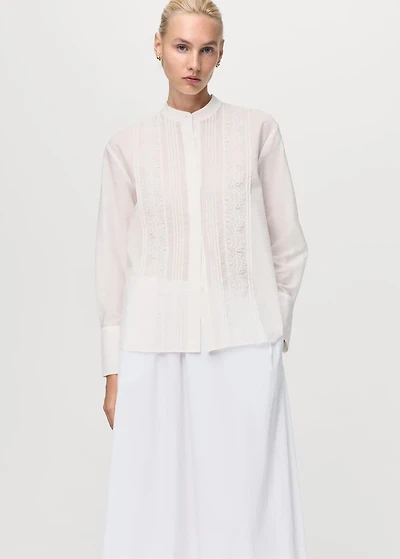Blouse with lace trim details