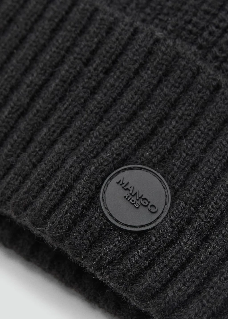 Knitted hat with turn-up