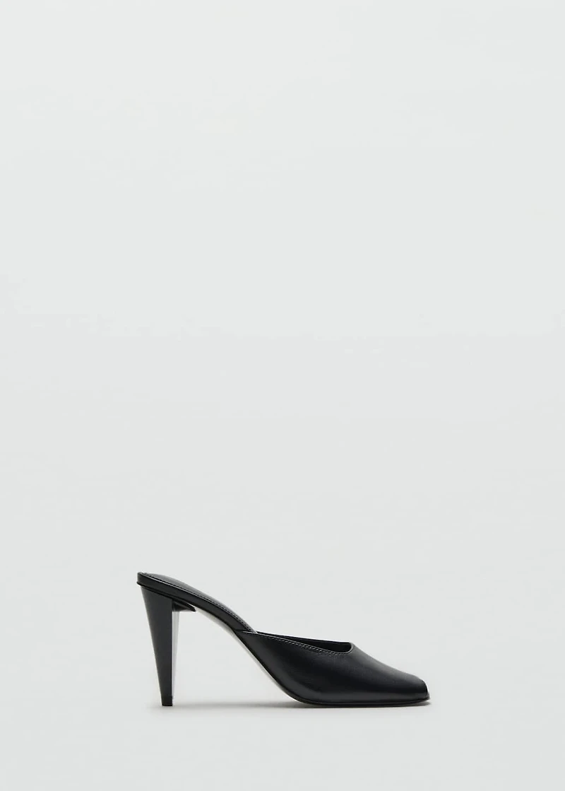 Open-toe leather shoes