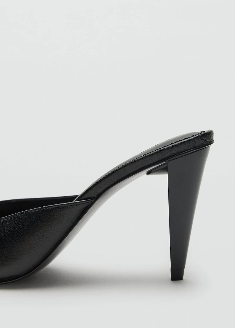 Open-toe leather shoes