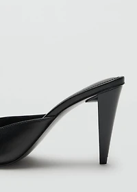 Open-toe leather shoes