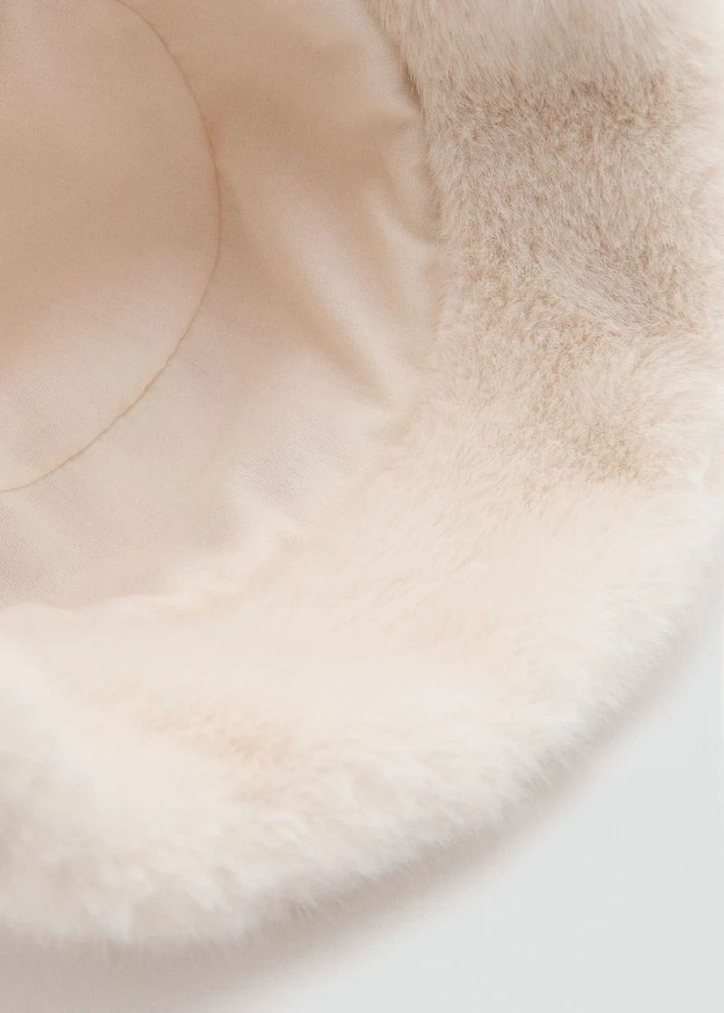 Fur-effect bucket hat