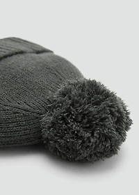 Earmuff knitted hat