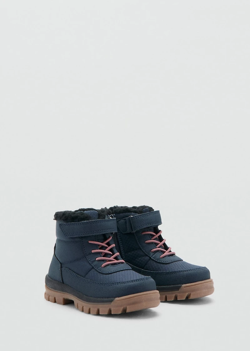 Lace-up mountain boots