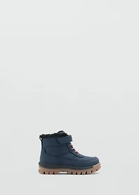 Lace-up mountain boots