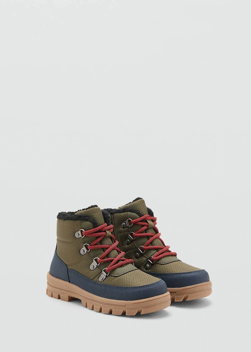 Mountain boot laces