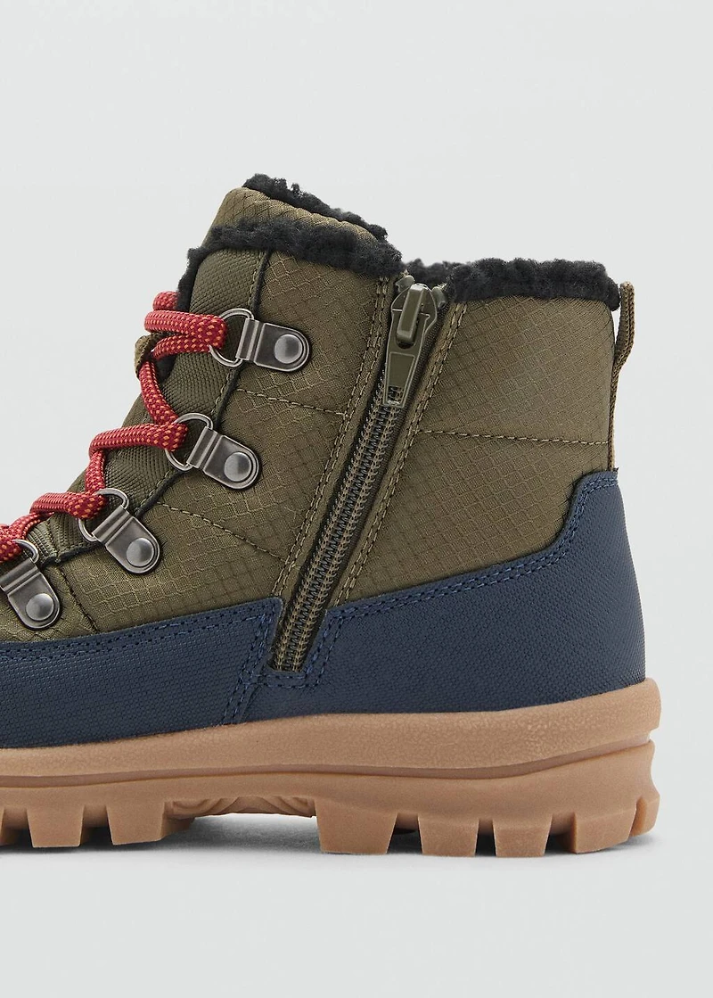 Mountain boot laces