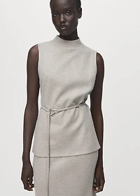 Turtleneck top with belt