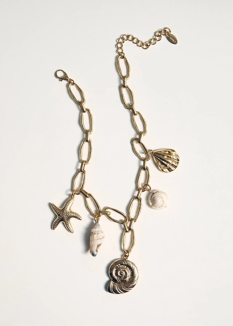 Shells bead necklace