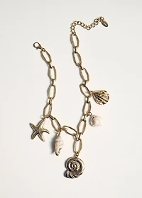 Shells bead necklace