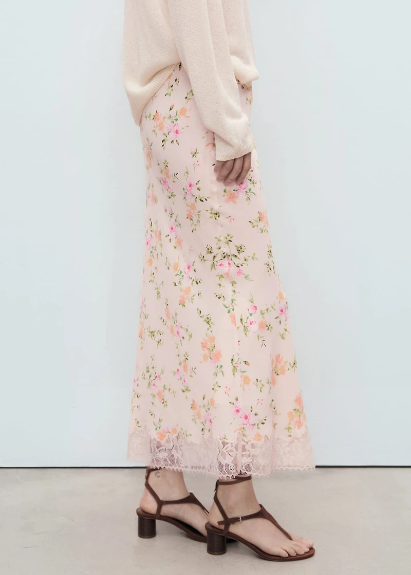 Floral skirt with lace detail