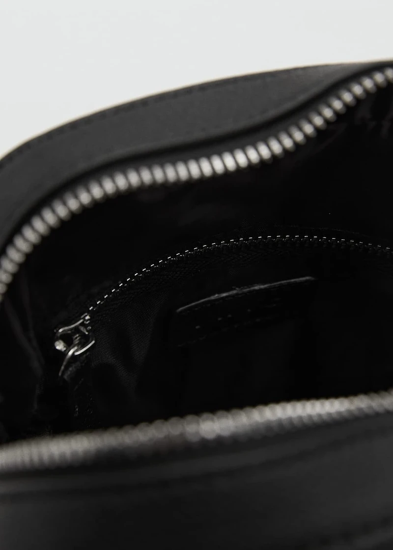 Patent leather-effect shoulder bag
