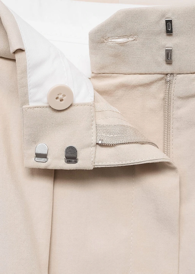 Pleated suit shorts