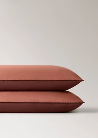 Two 200-thread count percale cotton pillowcases with contrasting overlock 50x75 cm